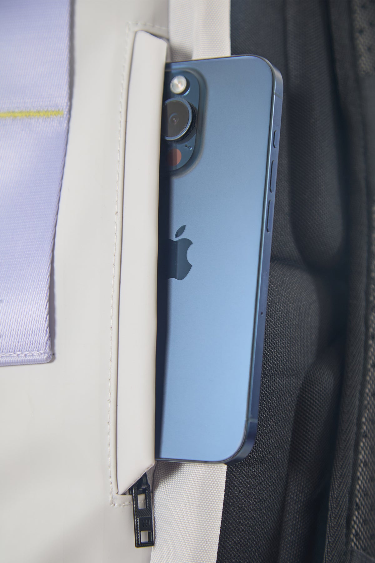 Alter/2 Medium Stickbag Taupe Imagen 4